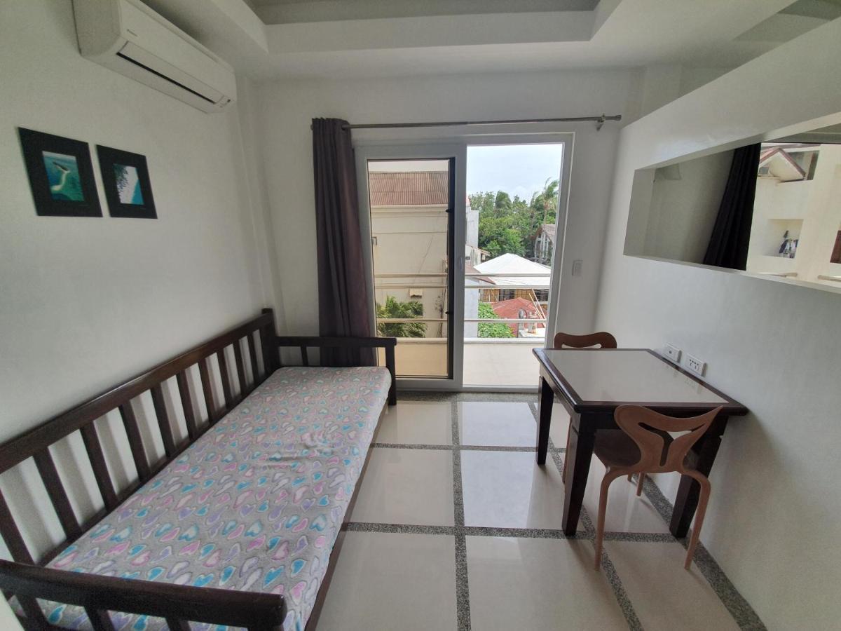 Club Boracay Apartelle Balabag  Exterior foto